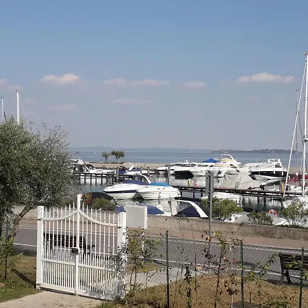 Bruno مكان تخييم Moniga del Garda